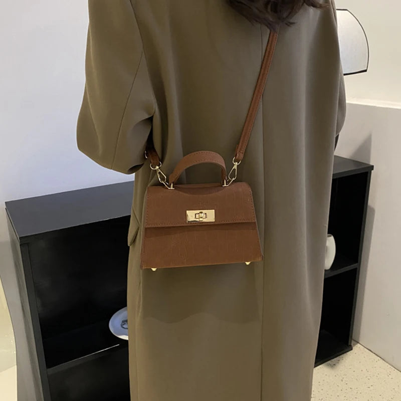 Luxury Fashion Small Square Bag Brand Design Advanced Leather Lock Simple Commuting Solid Color Texture Handbag Messenger Bag