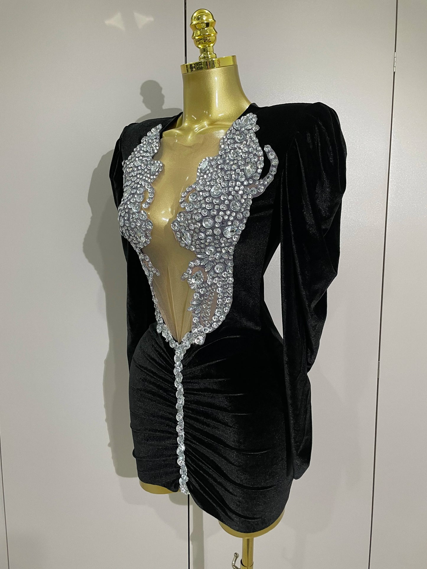 Luxury Sparkly Crystals Sexy Mesh White Velvet Short Dress 2025 Women Elegant Evening Prom Birthday Party Dresses Stage Costume
