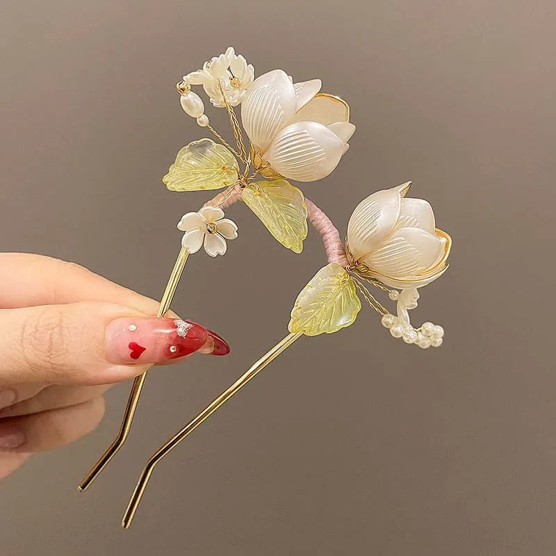 Elegant Floral Metal U-Shaped Hair Stick for Women