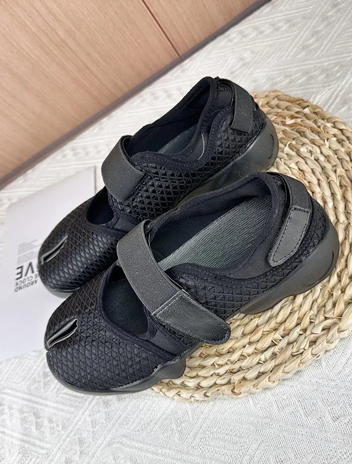 Leather Split Toe Buckle Mary Jane Flat Shoes for Women