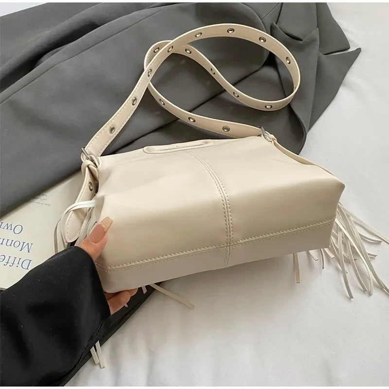 Luxury Tassel Lady Clutch With Adjust Shoulder Strap Large Capacity Shoulder Crossbody Bag Korean Fashion Versatile Dumpling Bag