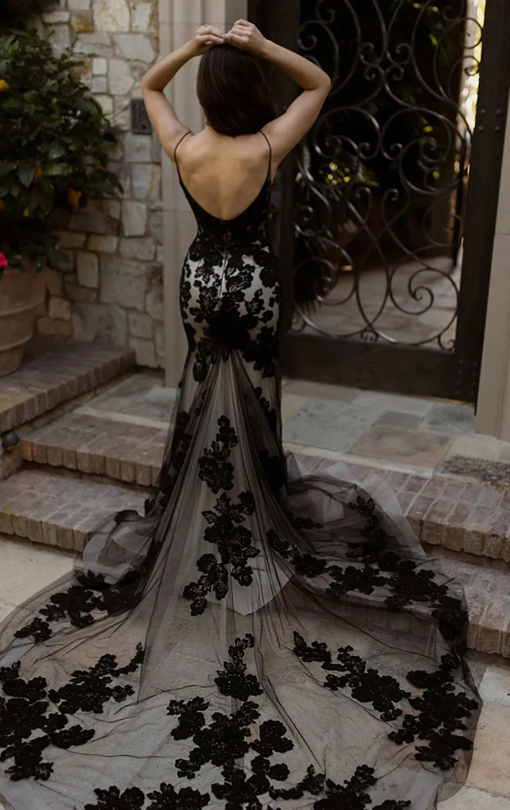 Spaghetti Strap Open Back Lace Appliques Mermaid Wedding Dress for Women