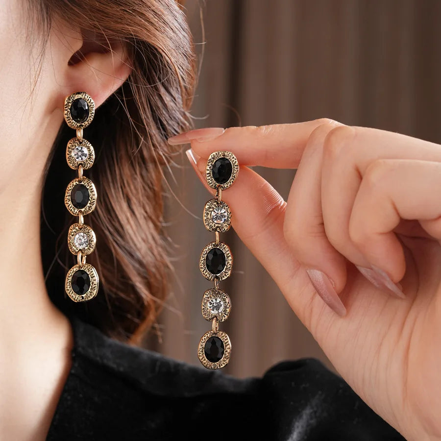 Retro Rhinestone Jewelry Set with Necklace and Earrings for Women
