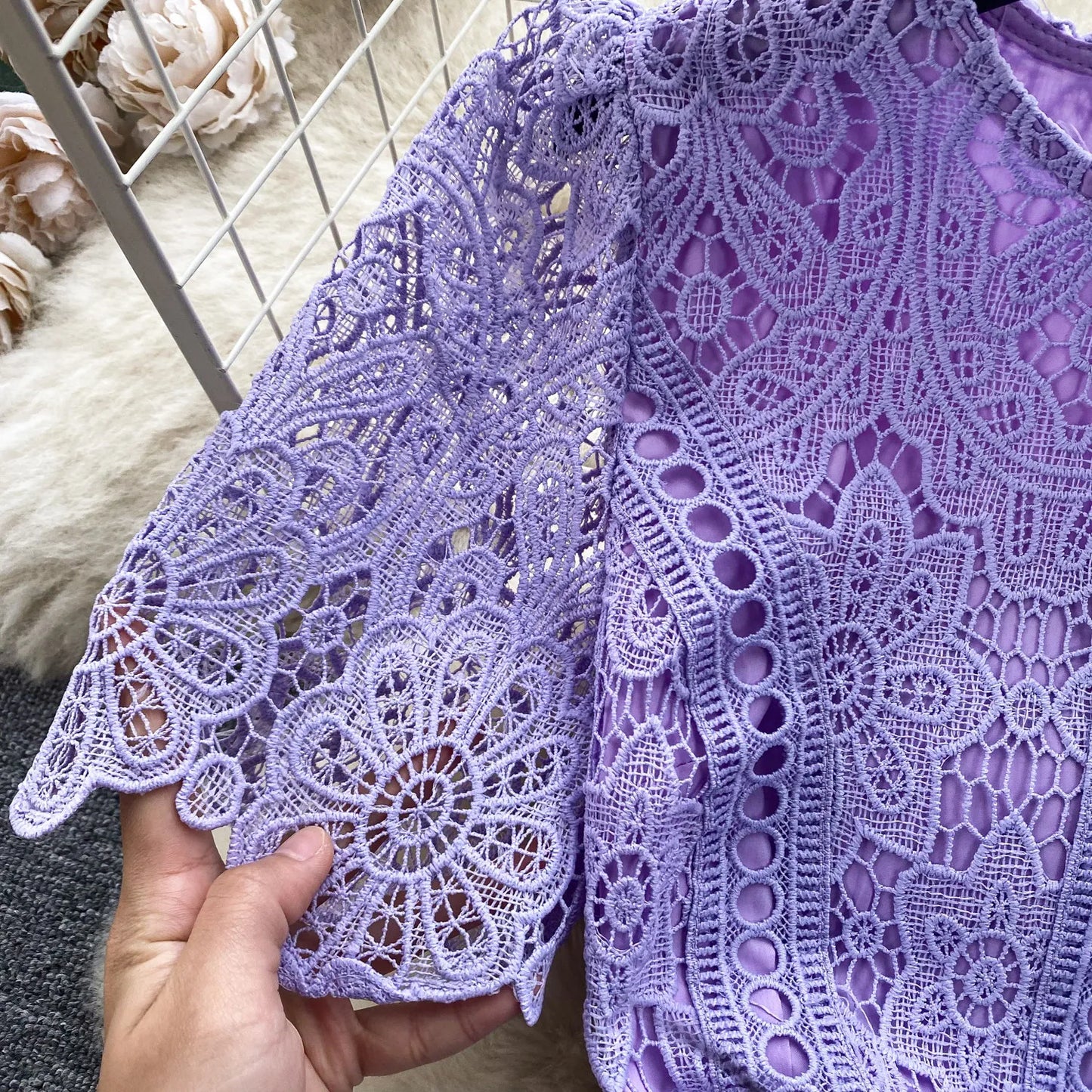 Korean Version Retro High-end Round Neck Lotus Leaf Sleeve Lace Dress for Women's 2026 Summer New Temperament Elegant Long Dress