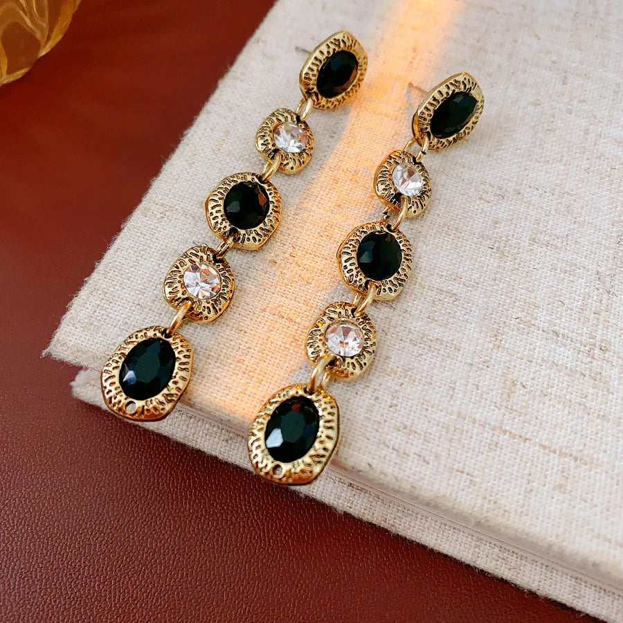 Retro Rhinestone Jewelry Set with Necklace and Earrings for Women