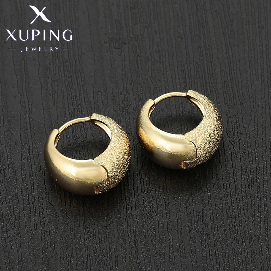 Simple Light Gold Tone Fashion Hoop Earrings for Women