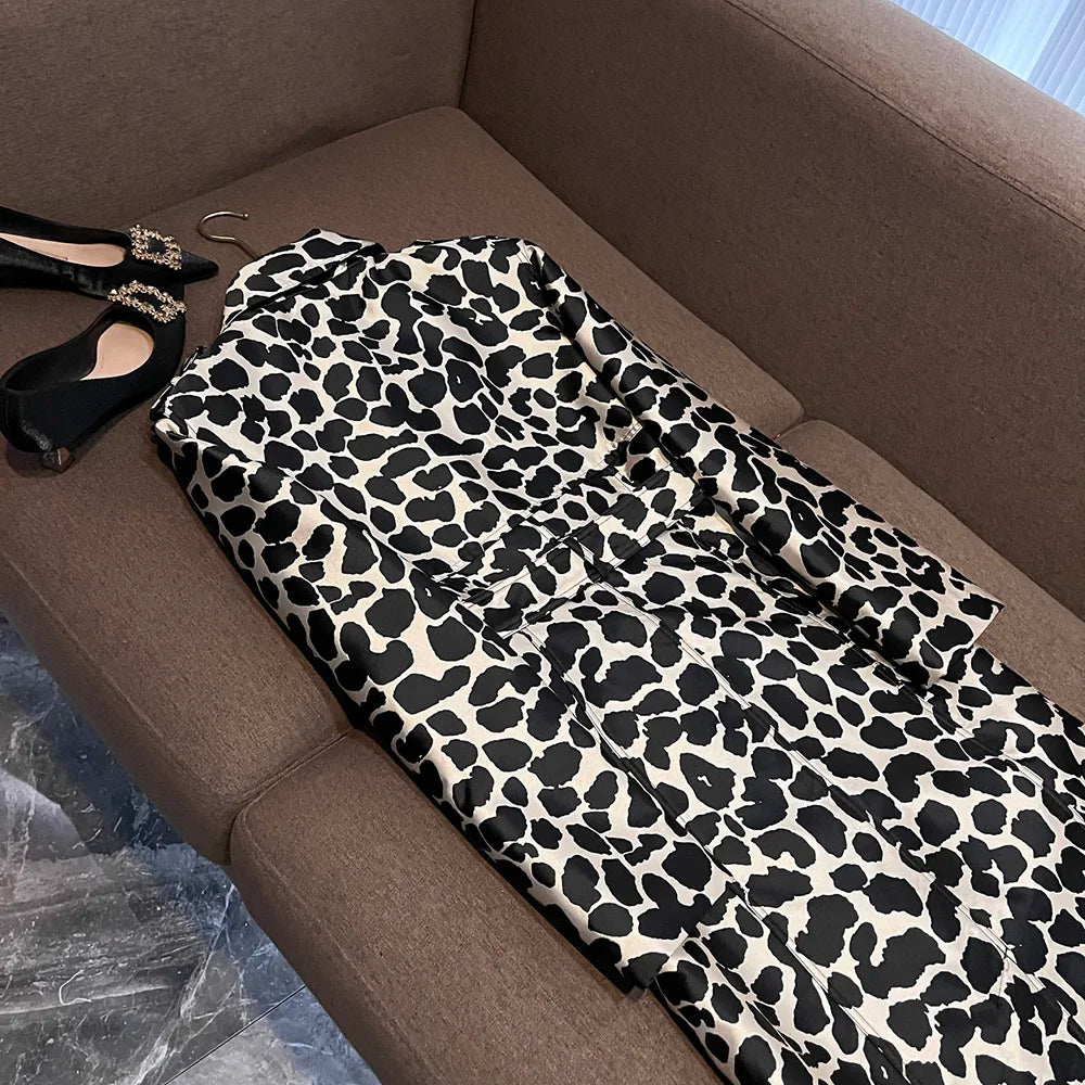 TWOTWINSTYLE British Style Leopard Print Coat For Women Lapel Long Sleeve Spliced Belt Temperament Trench Coats Female KJA545065
