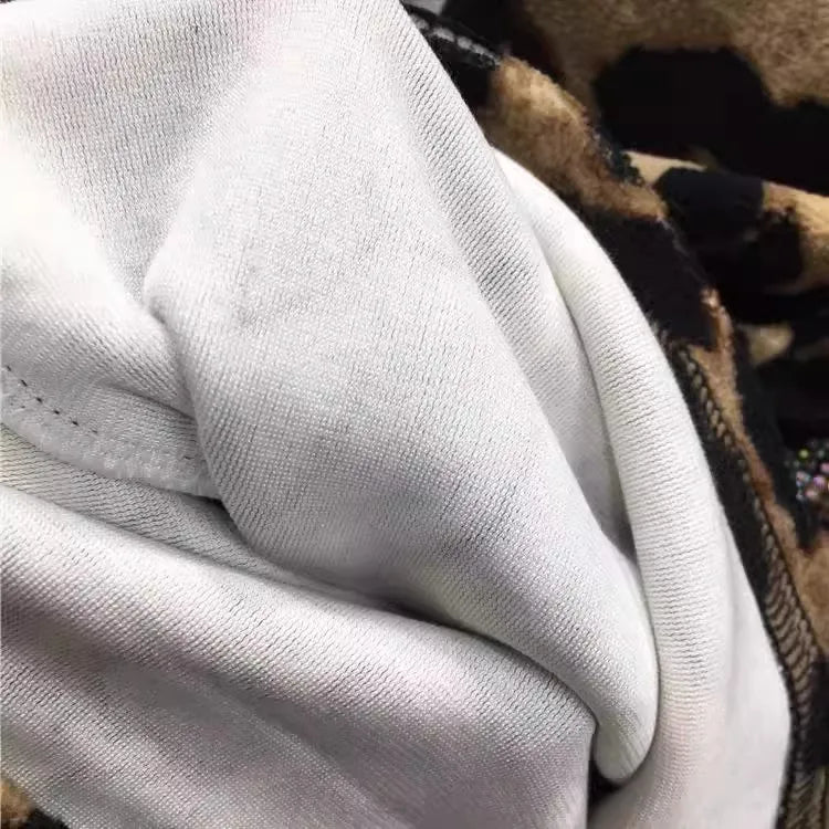 Fat people wear a 300-pound oversized rhinestone diamond women's turtleneck T-shirt thick leopard print long-sleeved top