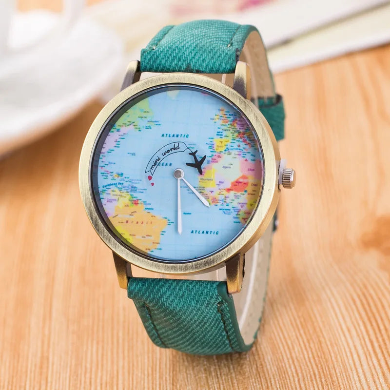 Round Dial Leather Strap Quartz Watch