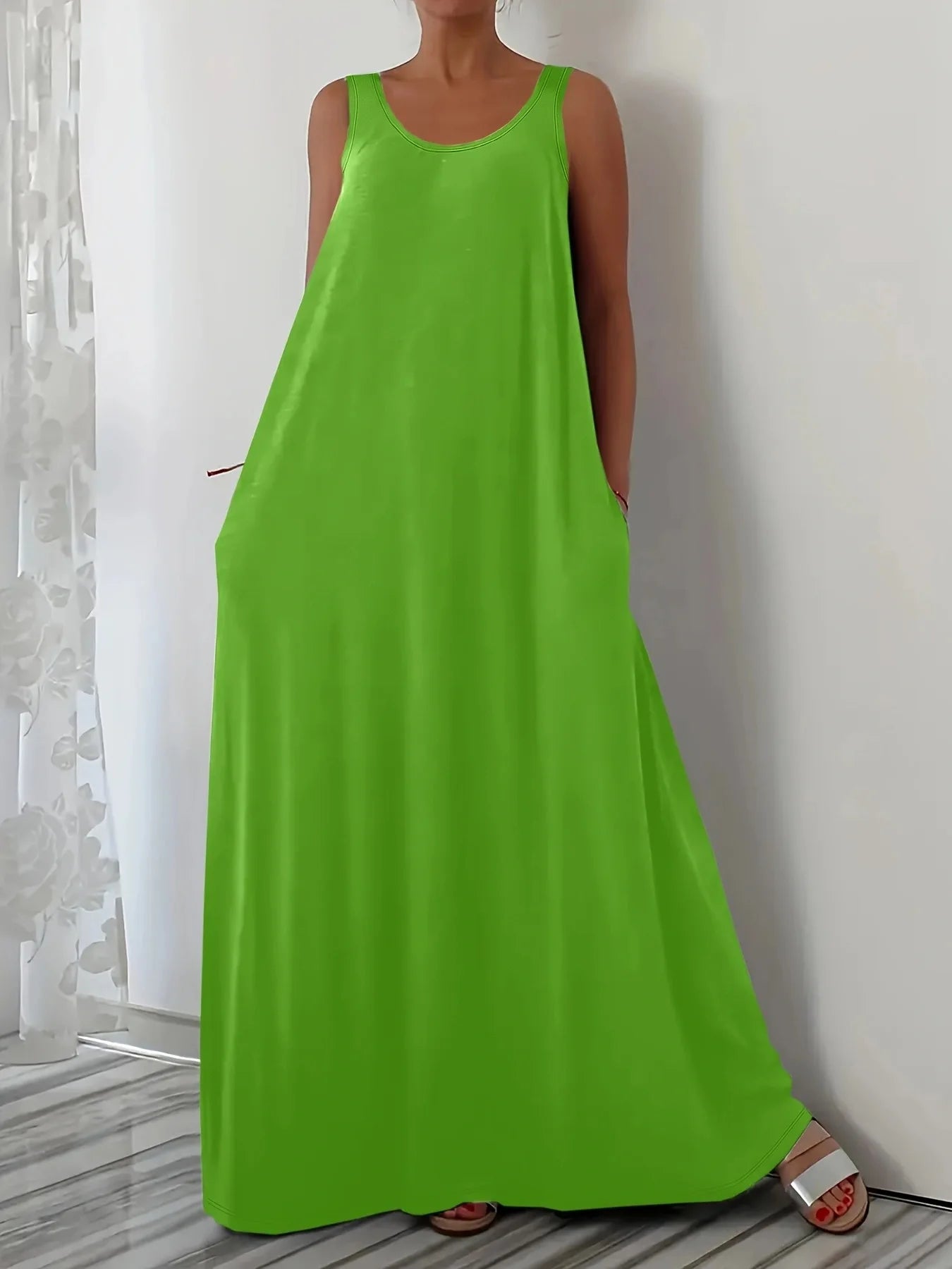 Summer 2026 Plus Size Solid Color Casual Dress with Side Pockets Sleeveless Women's Fashion Trend Outerwear