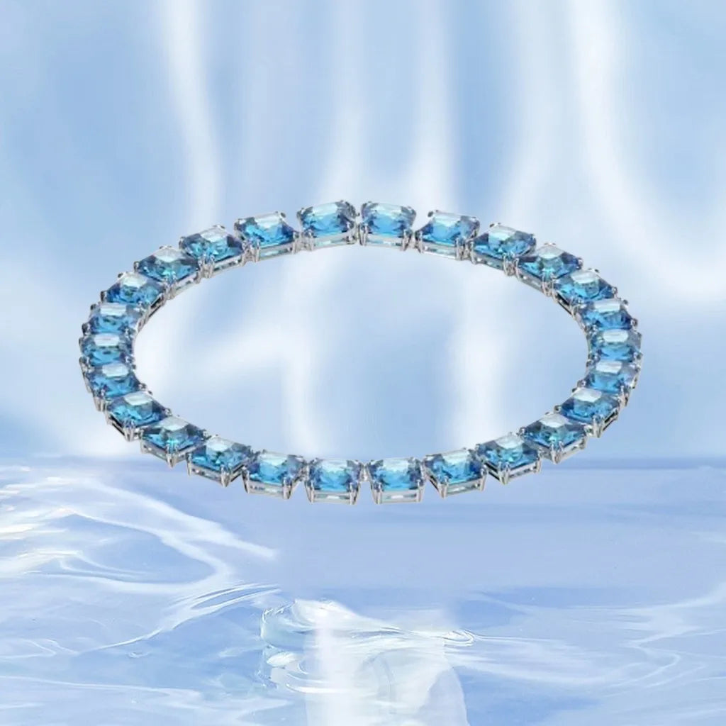 Radiant Crystal Necklace and Earring Jewelry Set for Women