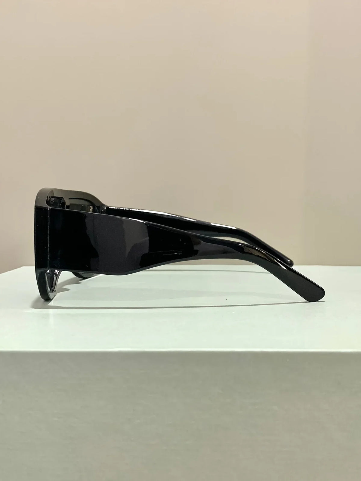 Classic Oversized Gradient Lens Pilot Sunglasses for Women