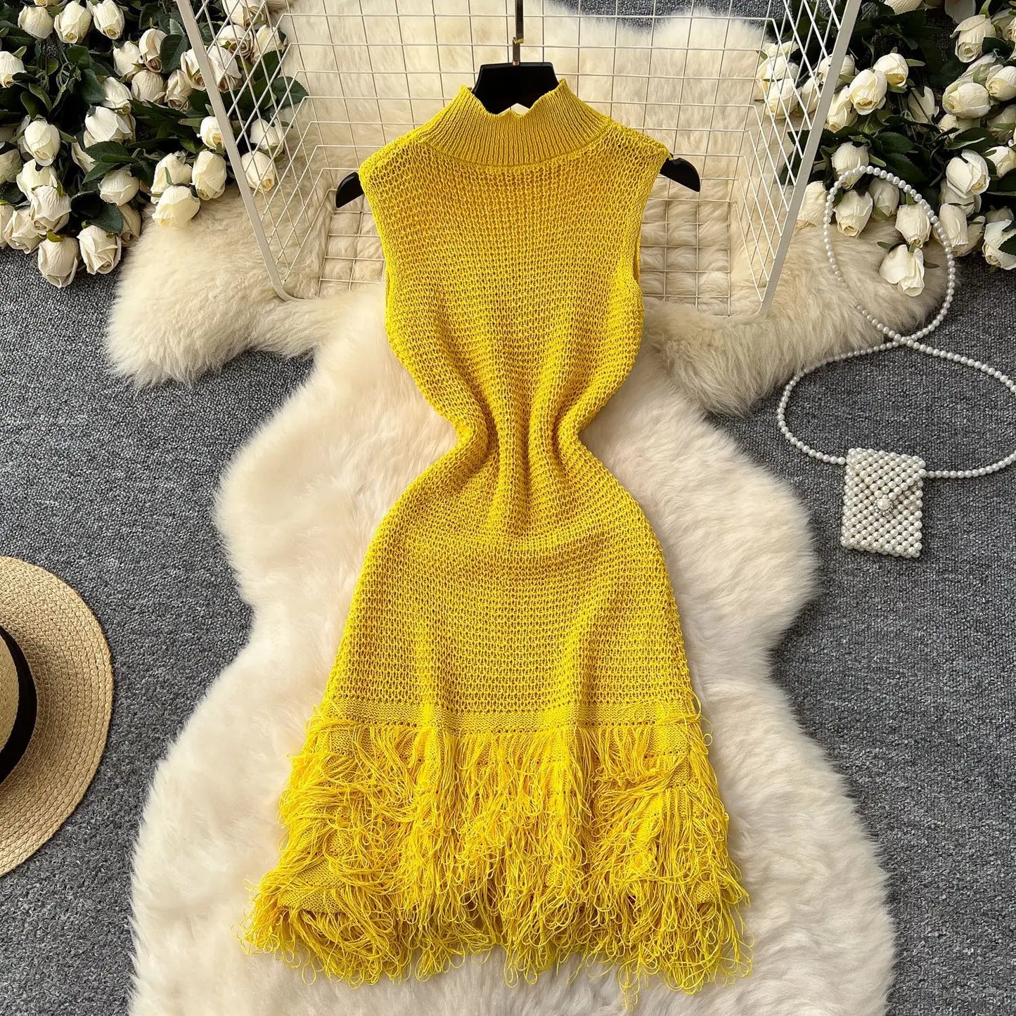 Elegant Round Neck Sleeveless Tassel Hem Bodycon Mini Knitted Dress for Women