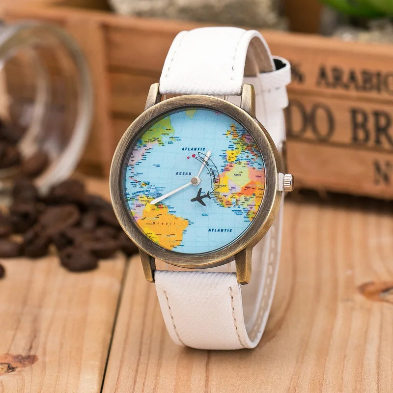Round Dial Leather Strap Quartz Watch