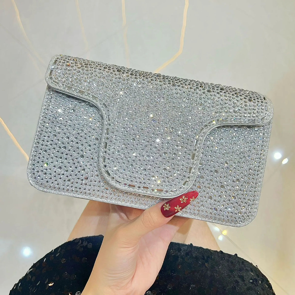 Elegant Diamond Studded Evening Clutch Bag for Women