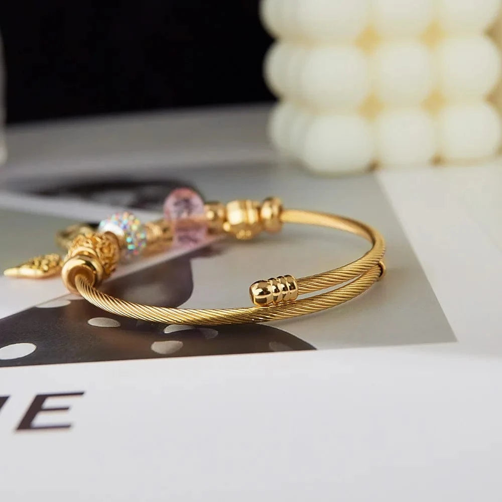 as pic / J1 Luxury Women's Diamond Heart Bracelet Classic Gold Plated Stainless Steel Charm Bracelet for Wedding Party Fashionable Gift