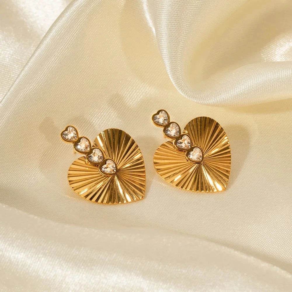 as picture / 1 European American retro style 18K stainless steel white zircon heart earrings fashion jewelry earrings stud earrings