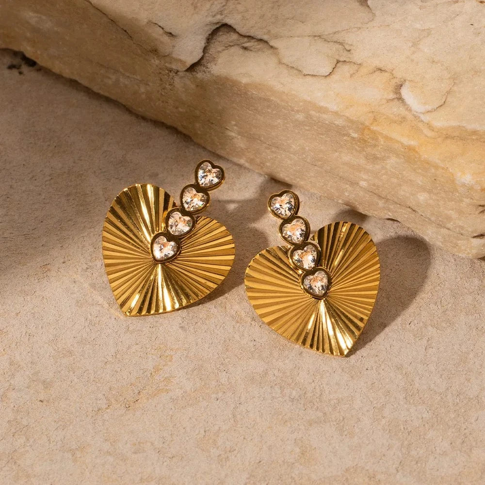 as picture / 1 European American retro style 18K stainless steel white zircon heart earrings fashion jewelry earrings stud earrings