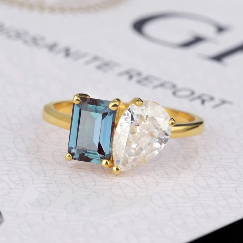 Best Price Romantic Jewelry Engagement Wedding Emerald Cut Lab Grown Alexandrite And Pear Cut Moissanite Ring For Women