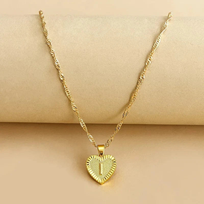 Best Selling 18k Gold Plated Initial Letter Pendant Women 26 Letters Love Tiny Heart Shaped Stainless Steel Jewelry