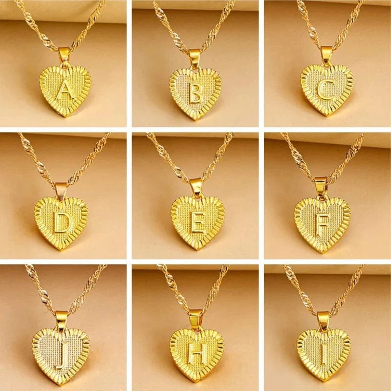 Best Selling 18k Gold Plated Initial Letter Pendant Women 26 Letters Love Tiny Heart Shaped Stainless Steel Jewelry