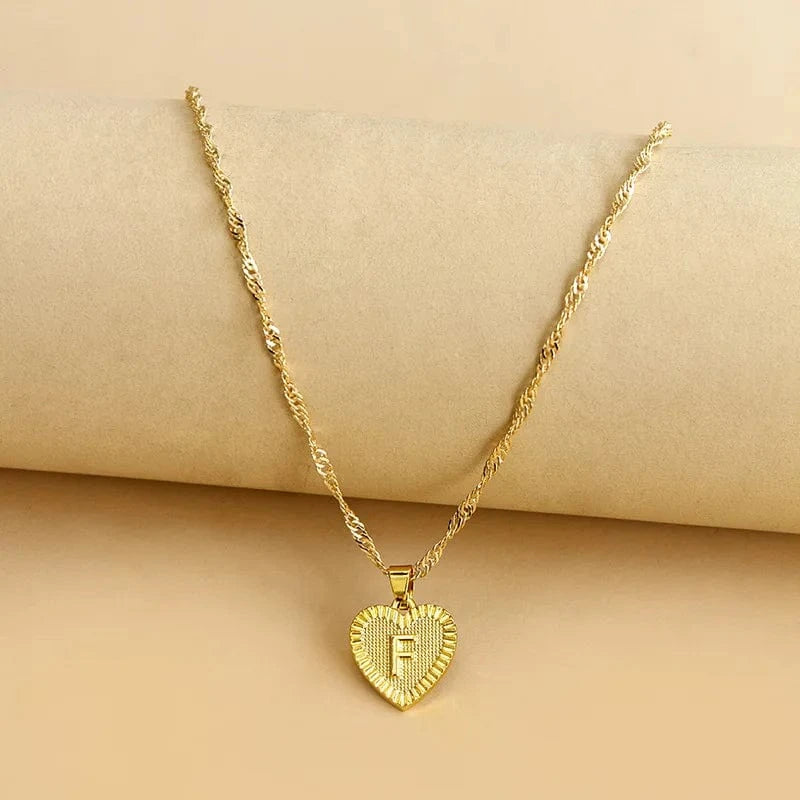 Best Selling 18k Gold Plated Initial Letter Pendant Women 26 Letters Love Tiny Heart Shaped Stainless Steel Jewelry