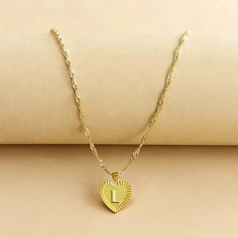 Best Selling 18k Gold Plated Initial Letter Pendant Women 26 Letters Love Tiny Heart Shaped Stainless Steel Jewelry