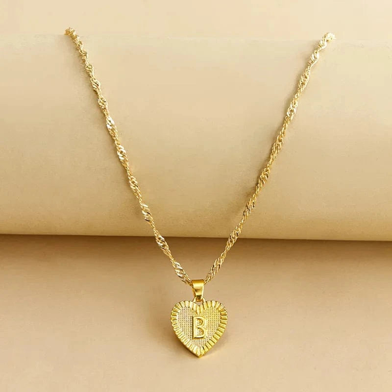 Best Selling 18k Gold Plated Initial Letter Pendant Women 26 Letters Love Tiny Heart Shaped Stainless Steel Jewelry
