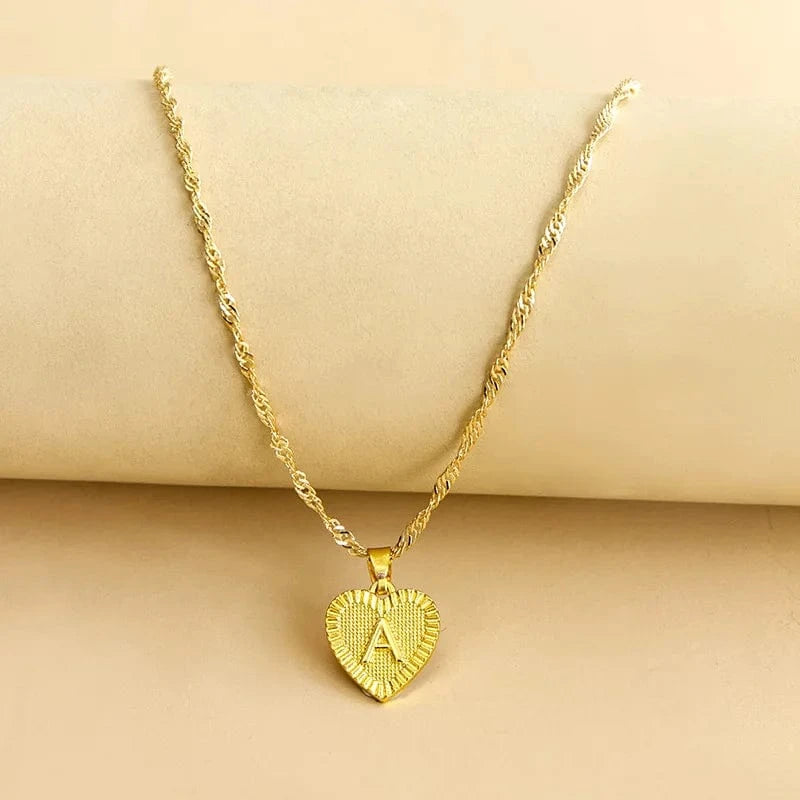 Best Selling 18k Gold Plated Initial Letter Pendant Women 26 Letters Love Tiny Heart Shaped Stainless Steel Jewelry