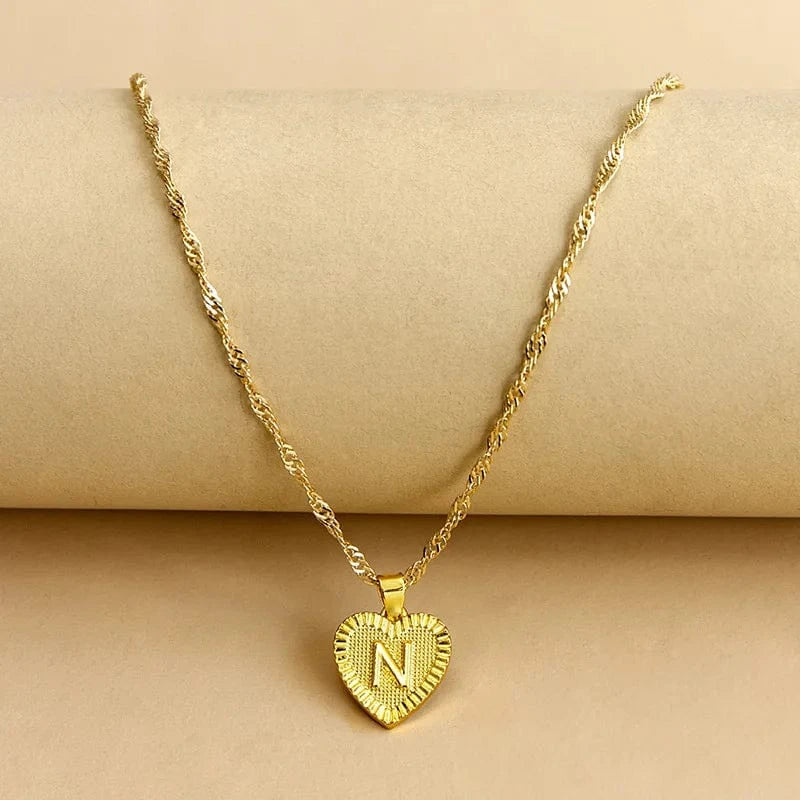 Best Selling 18k Gold Plated Initial Letter Pendant Women 26 Letters Love Tiny Heart Shaped Stainless Steel Jewelry