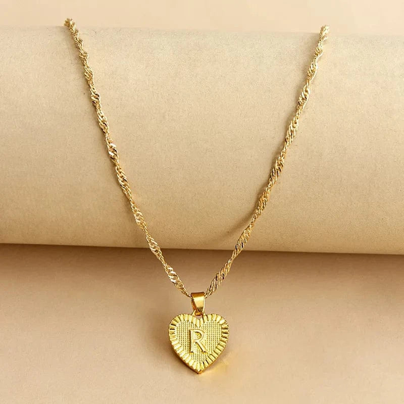 Best Selling 18k Gold Plated Initial Letter Pendant Women 26 Letters Love Tiny Heart Shaped Stainless Steel Jewelry