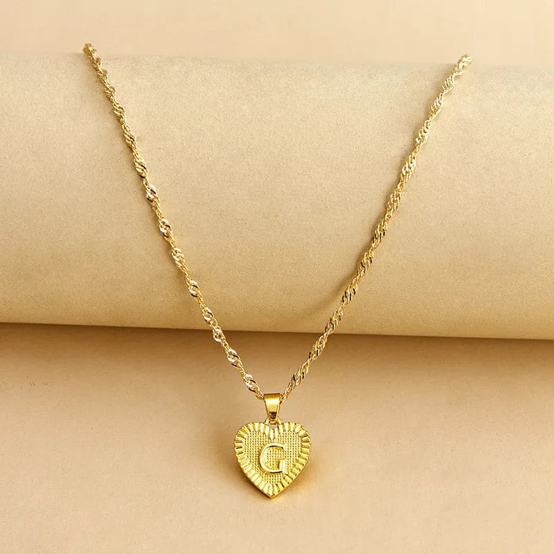 Best Selling 18k Gold Plated Initial Letter Pendant Women 26 Letters Love Tiny Heart Shaped Stainless Steel Jewelry