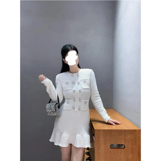 Bettergirl New Autumn And Winter Fashion New Lady Ivory White Temperament Fashion O-neck Button Decorated Knitted Short Dress