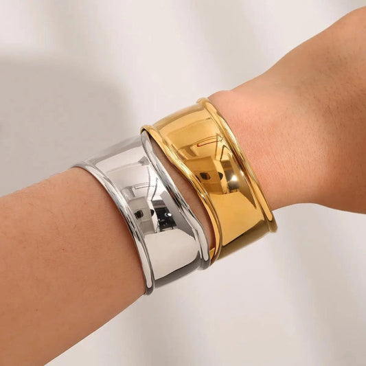 BG877 18K PVD Gold Plated Silver Wide Hammered Texture and V Gap Opening Irregular Shape Cuff Bangle For Women