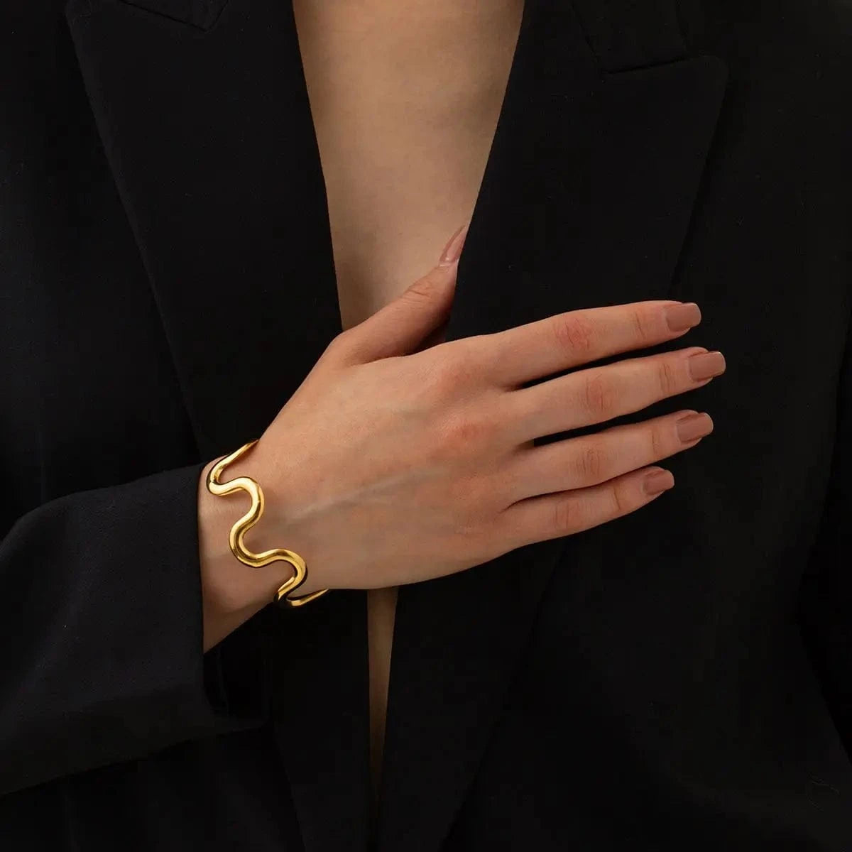BG879 Jewelry 18K Gold Plated Wave Bracelets Gift Stainless Steel Twist Wavy Cuff Bangle for Women