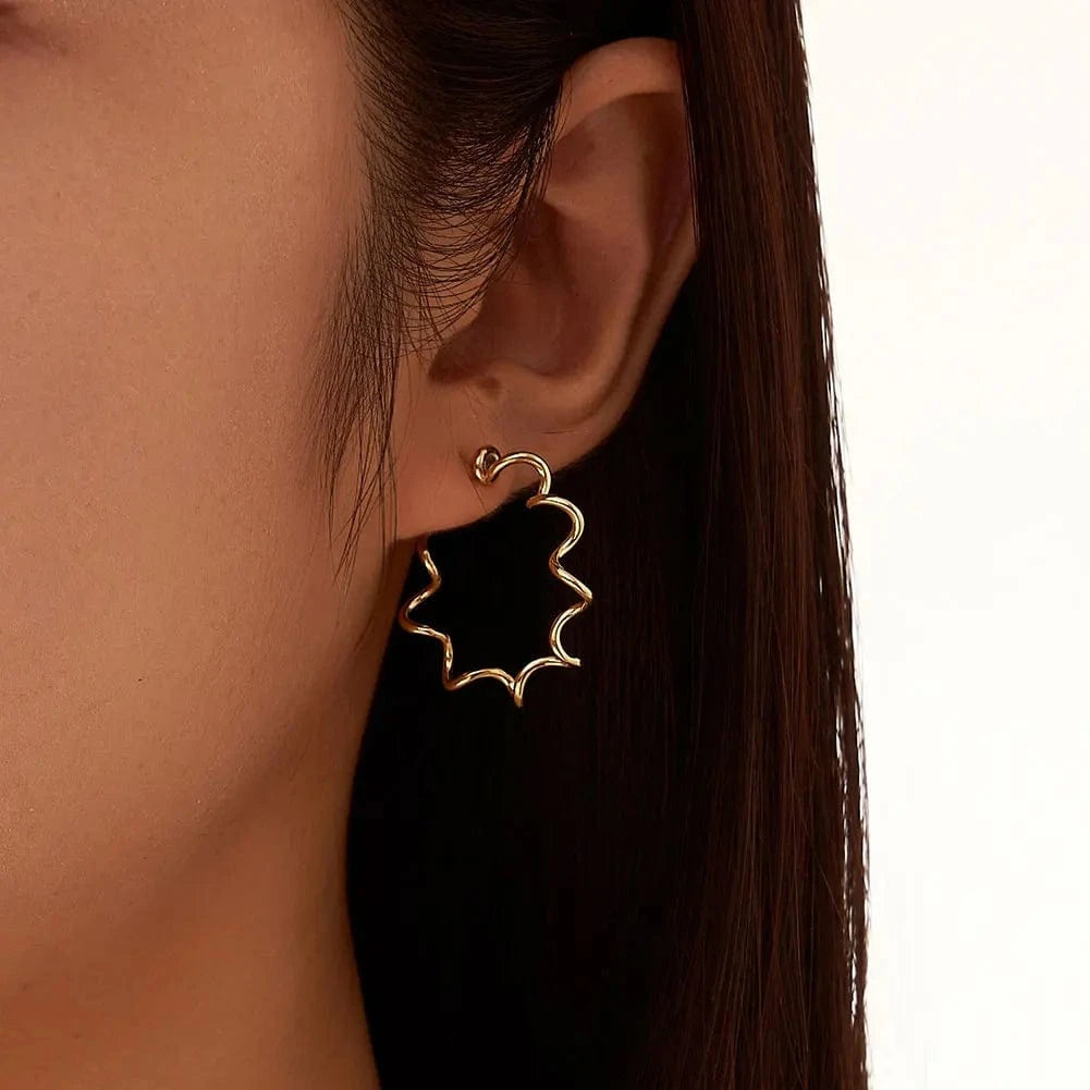 BGAE01 RINNTIN 925 Sterling Silver Gold Plated Wave Flower Hoops