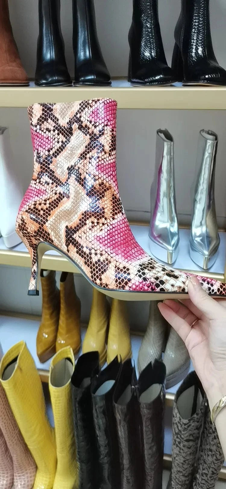 Bottes Femme Fashion Designer Embossed Pu Ladies Pointy Toe Thin Heel Short Boots Women Kitten Heel Ankle Booties