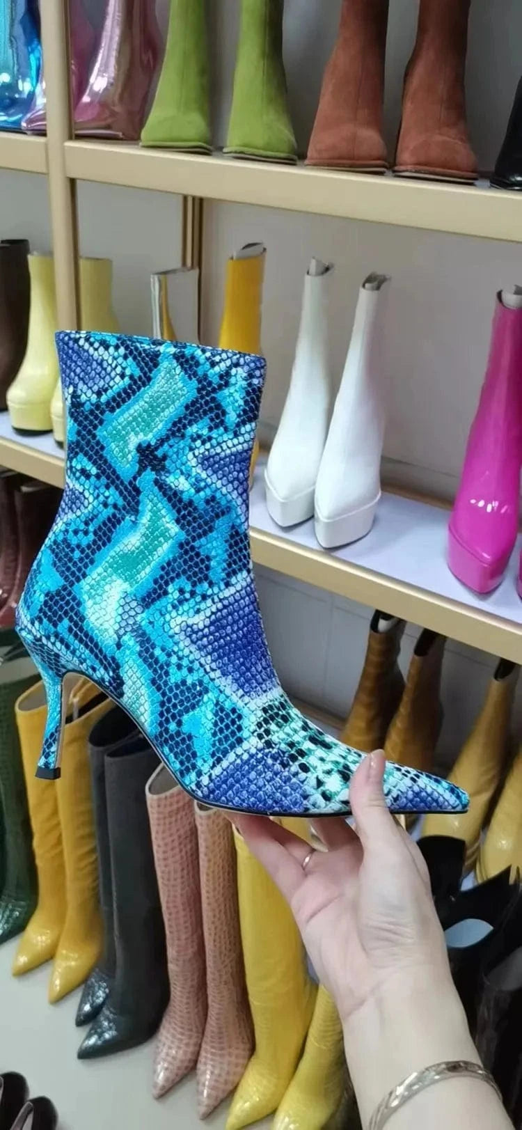 Bottes Femme Fashion Designer Embossed Pu Ladies Pointy Toe Thin Heel Short Boots Women Kitten Heel Ankle Booties