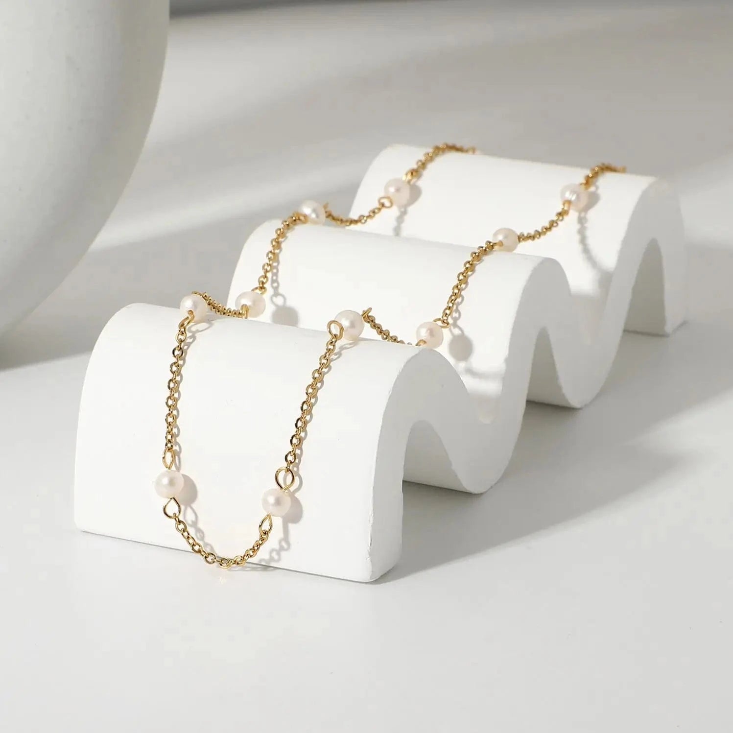 casual / N2425 N2425 Minimalist 18K Gold Plated Charm Small Pearl Necklace Stainless Steel Interval Mini Pearls Necklace