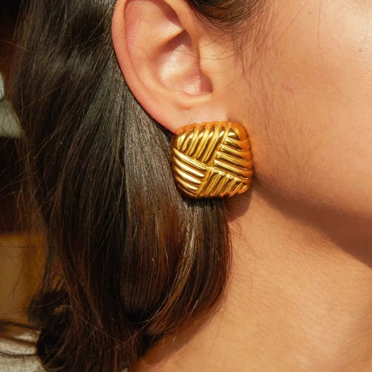 Chunky / E2898 E2898 New Trendy 18K PVD Gold Stainless Steel Jewelry Square Geometric Shape Texture Stud Earring Clean Fit