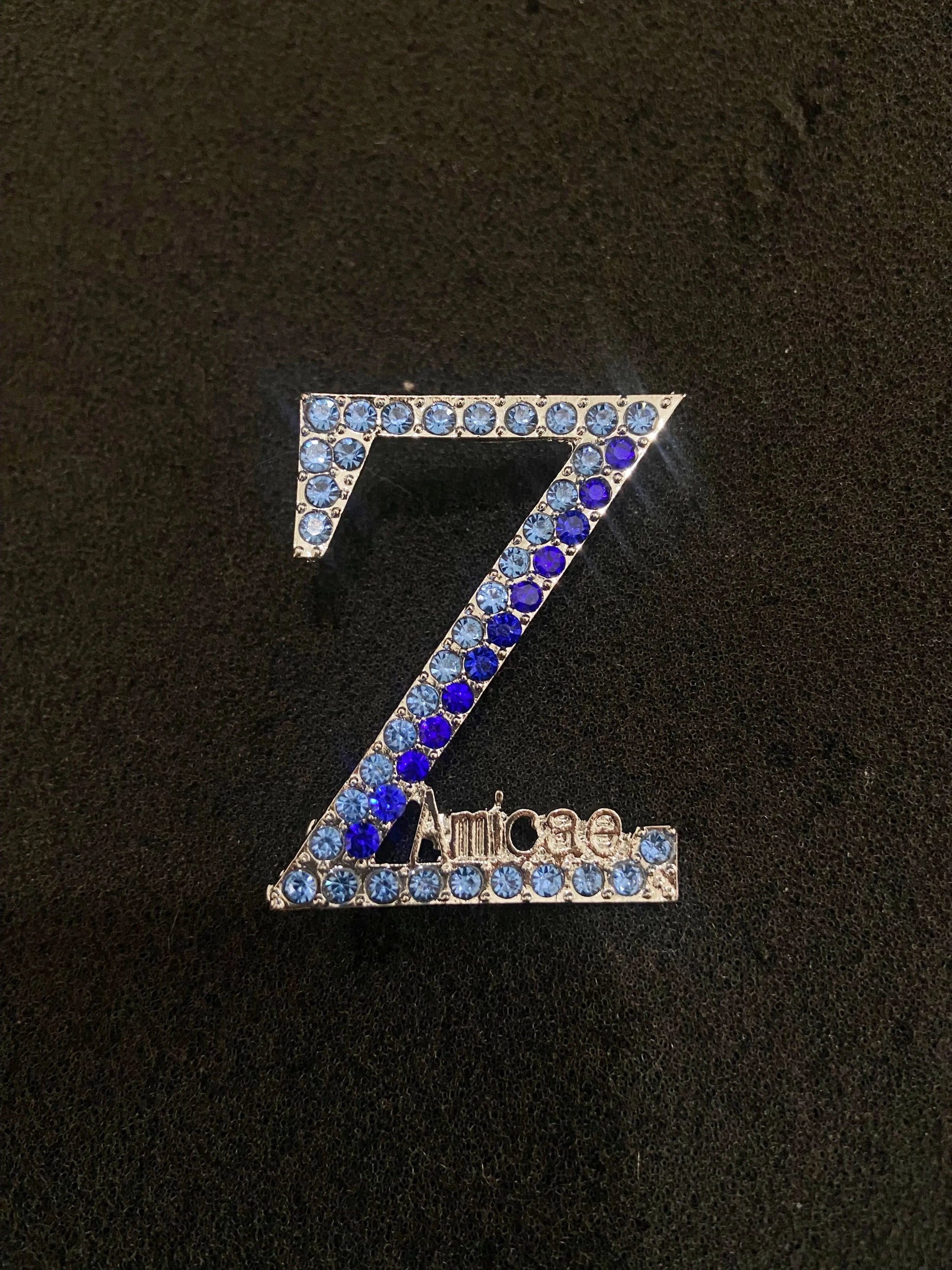 classic / Amicae / Blue White Zinc Plated Greek Letter Large Z Baby Dark Blue Rhinestone Amicae Brooch Pins Elegant Zeta Amicae Alloy Brooch For Women Jewelry Accessories