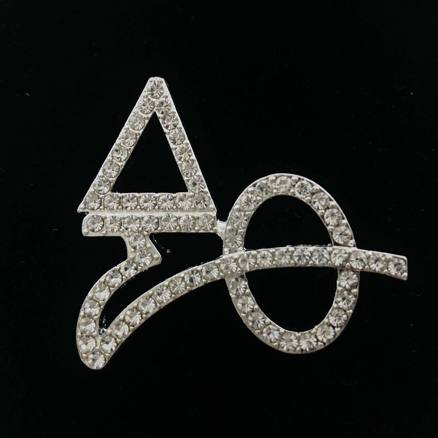 classic / DST / Silver Plated DST Moden Delta Sigma Theta Signature Greek Letters Pearl Cursive Rhinestone Pin