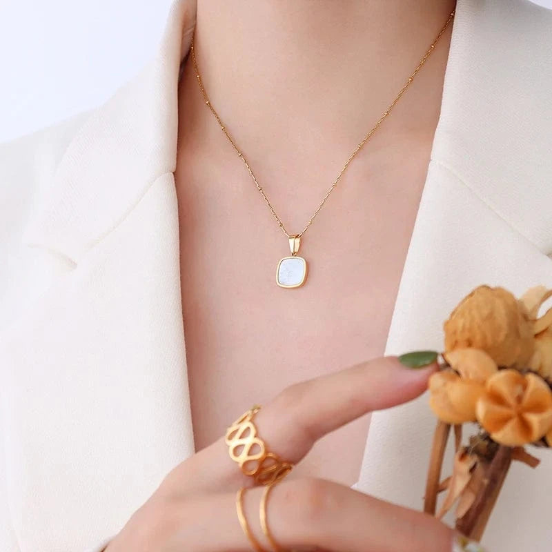 CLASSIC / P423 Golden square White Sea Shell Necklace Custom Design Geometric White Sea Shell Acrylic Rhombus Square Round Necklace Jewelry