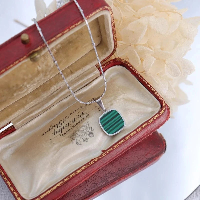 CLASSIC / P423 Silver Square Acrylic Necklace Custom Design Geometric White Sea Shell Acrylic Rhombus Square Round Necklace Jewelry