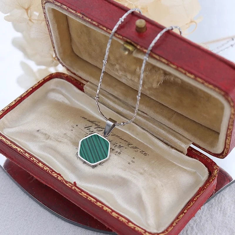 CLASSIC / P424  Silver  polygonal acrylic necklace Custom Design Geometric White Sea Shell Acrylic Rhombus Square Round Necklace Jewelry