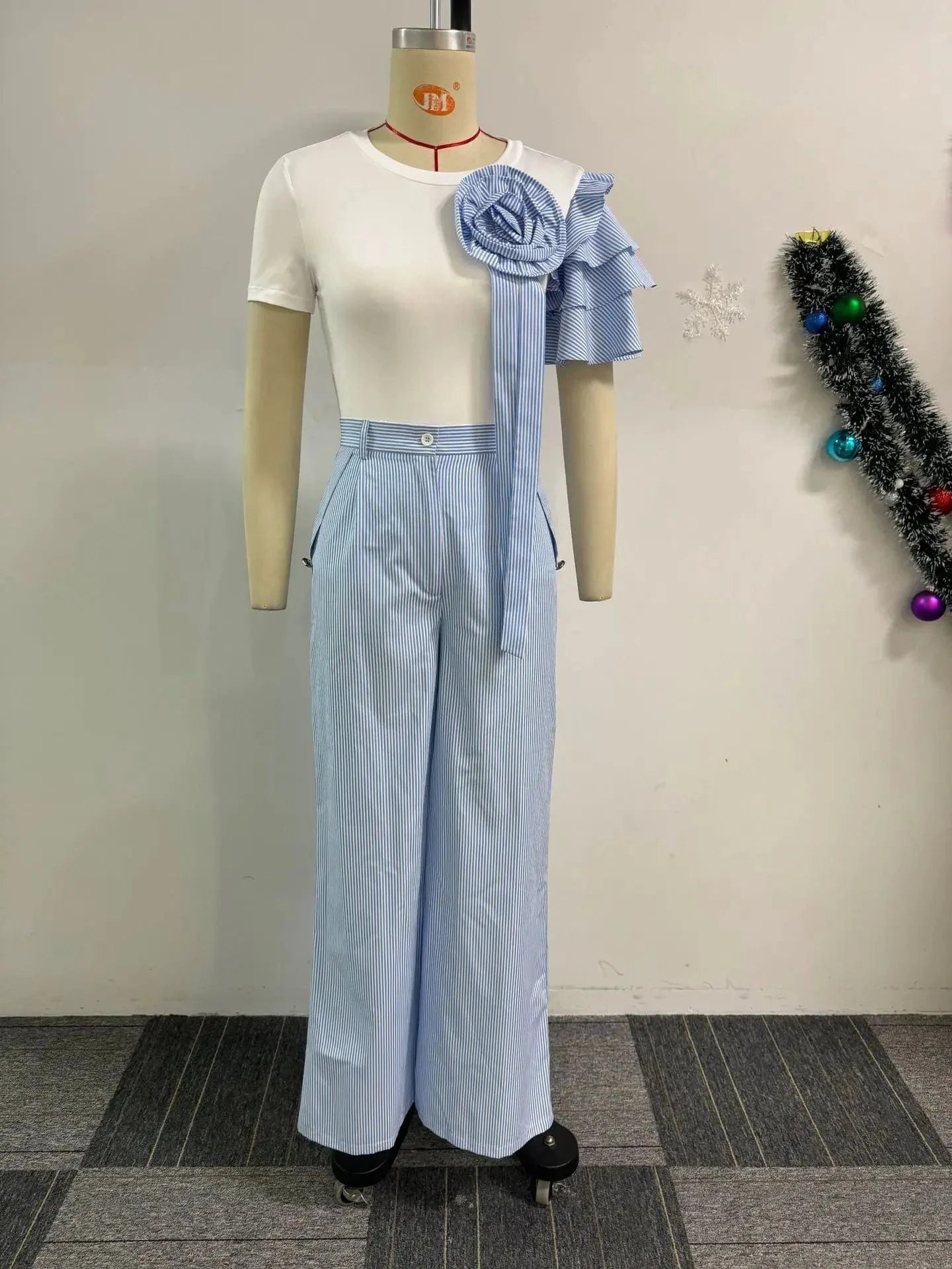 CM.YAYA Street Women's Set Short Sleeve T-shirt and Striped Floral Splicing Romper Wide Leg Pants Elegant Two 2-Piece Set Outfit
