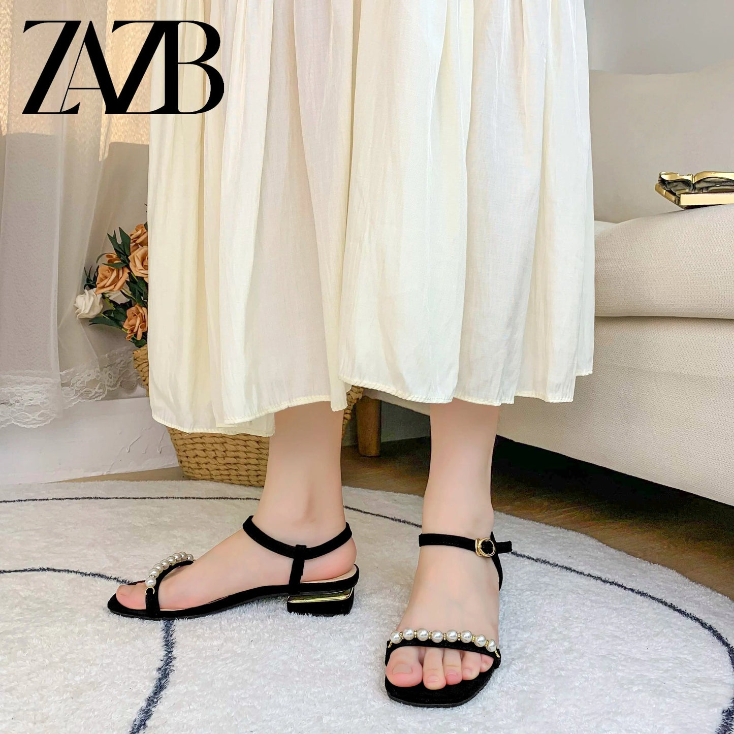 Customized fine sandals Black metal chain decoration Fashion comfortable medium heel sandals