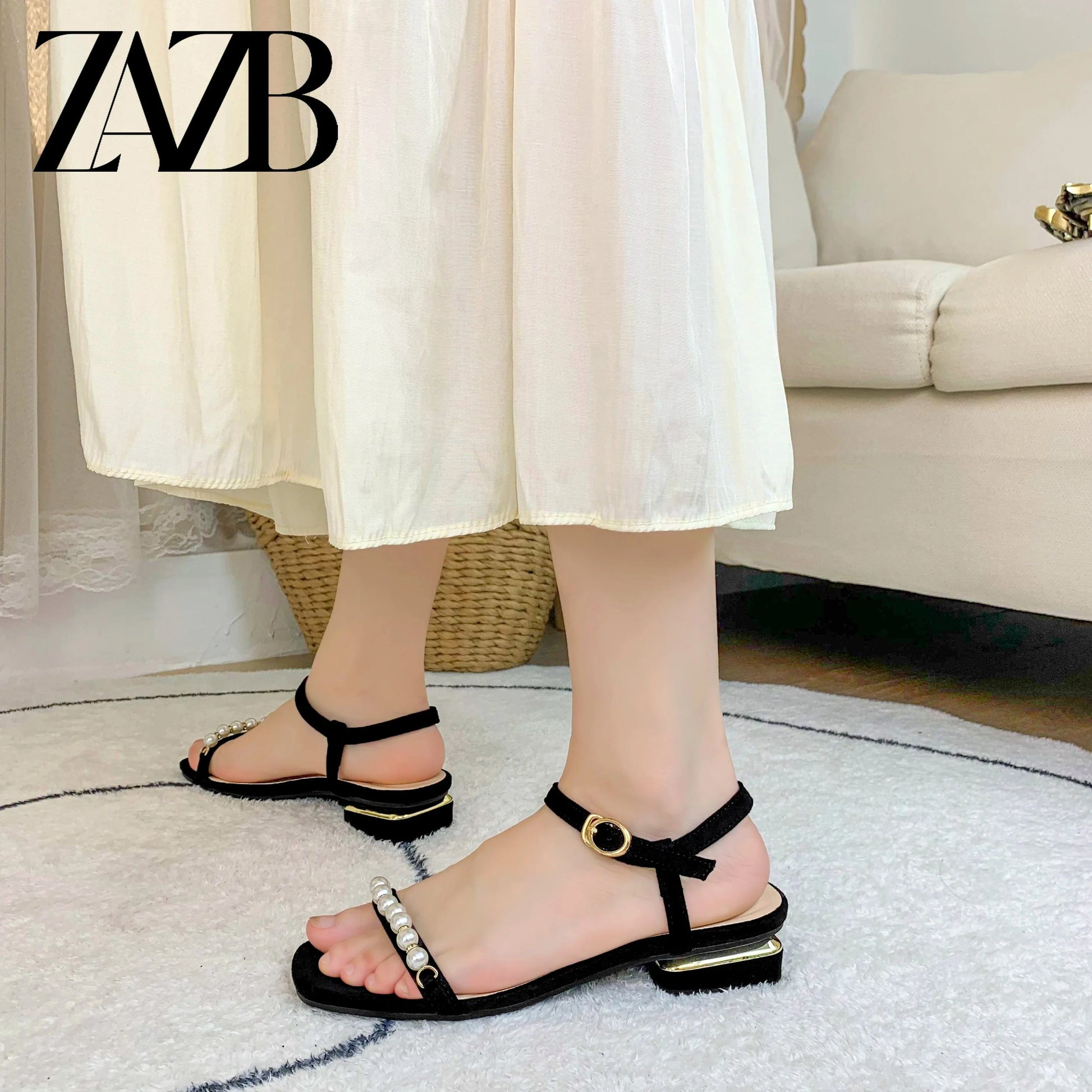 Customized fine sandals Black metal chain decoration Fashion comfortable medium heel sandals