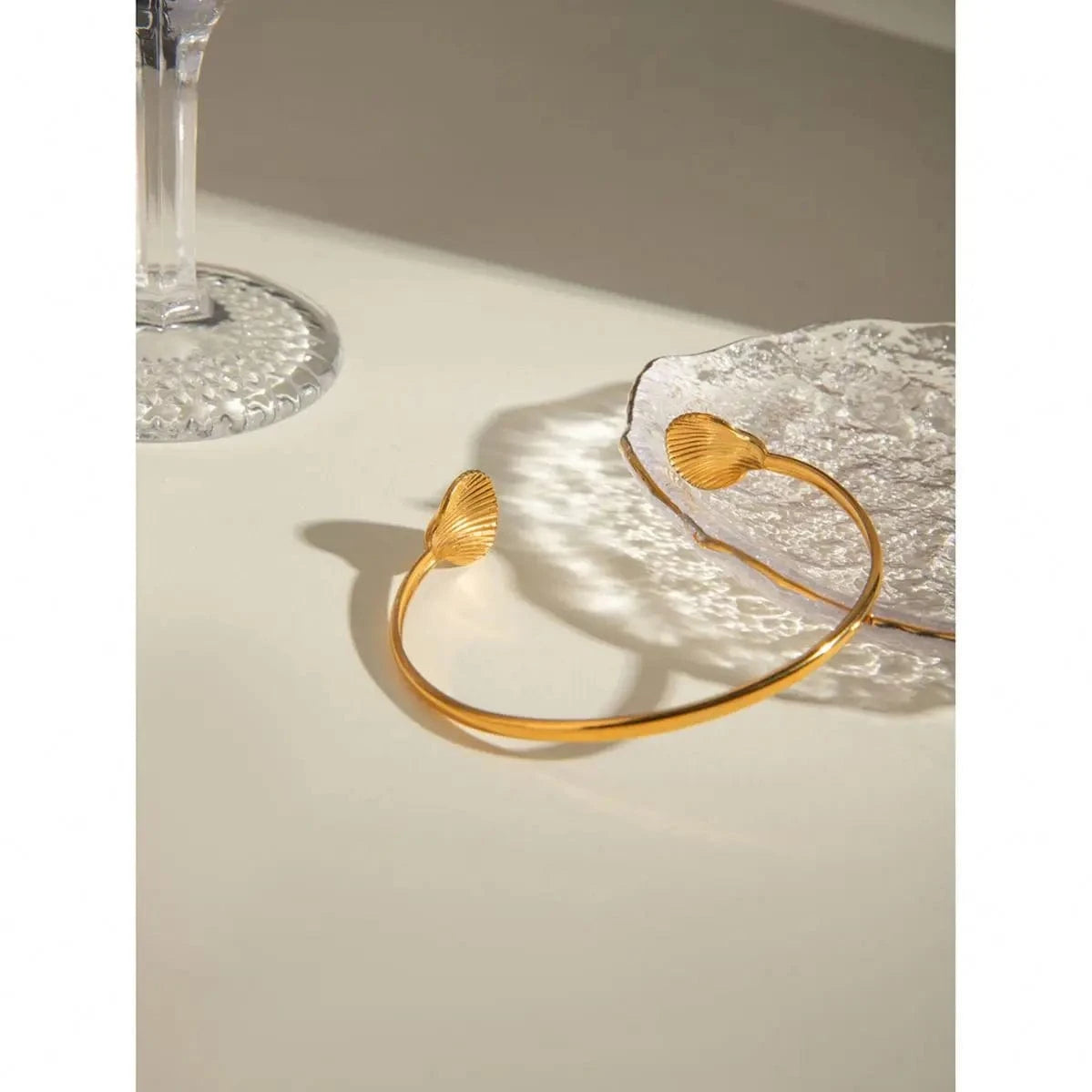 Cute / 6cm / BG876 BG876 18K PVD Gold Plated Minimalist Big Scallop Fan Shell open Cuff Bangle For Women