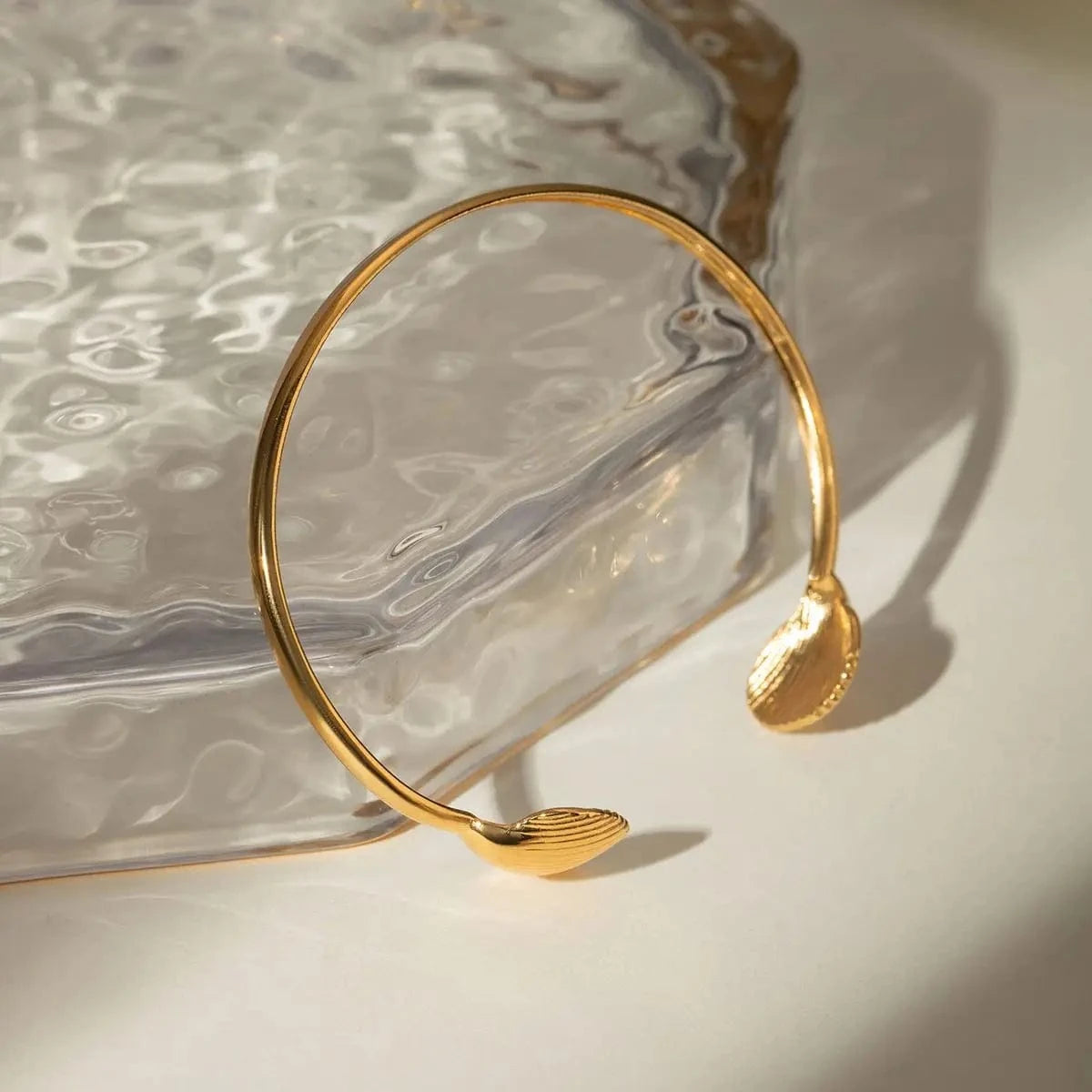 Cute / 6cm / BG876 BG876 18K PVD Gold Plated Minimalist Big Scallop Fan Shell open Cuff Bangle For Women